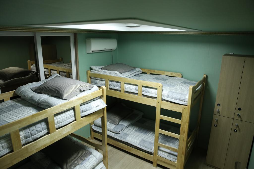 Moiri Guesthouse ヨス市 エクステリア 写真