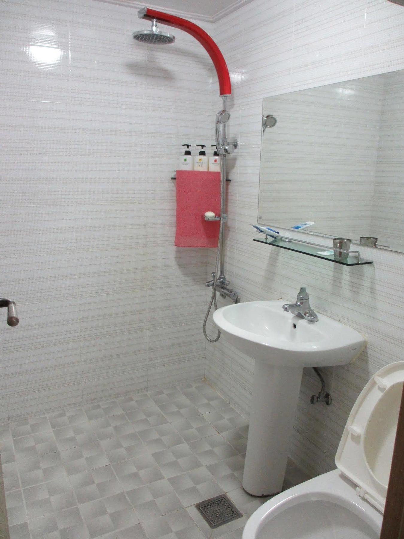 Moiri Guesthouse ヨス市 エクステリア 写真